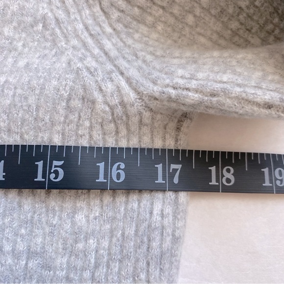 Banana Republic Gray Skinny Ribbed Merino Wool Blend Turtleneck - Picture 8 of 10